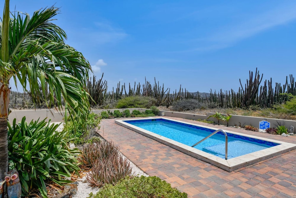 Villa photo 1