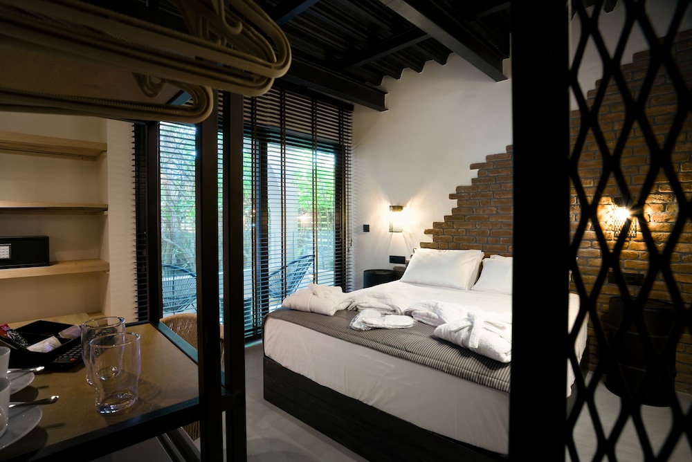 Executive Room with Landscape View - Photo 3
