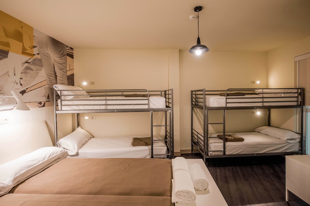 Sextuple Room