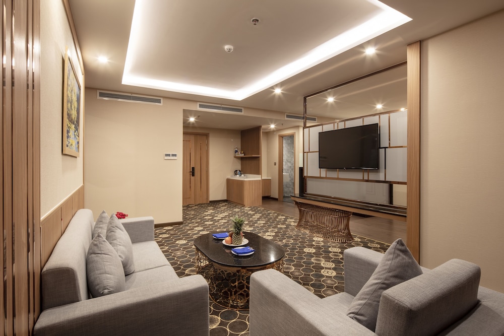 Executive Suite, Balcony - Photo 13