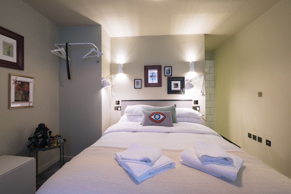 Double Room (Lower Ground) photo 3