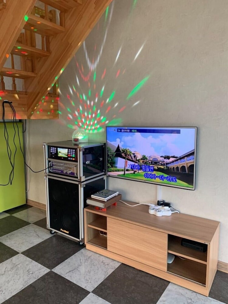 Room (Haetbit) - Photo 3