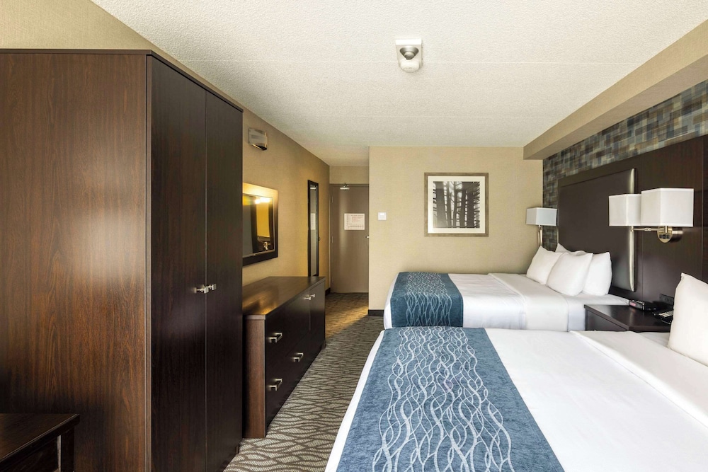 Standard Room, 2 Queen Beds, Non Smoking (Top Floor) - Photo 1