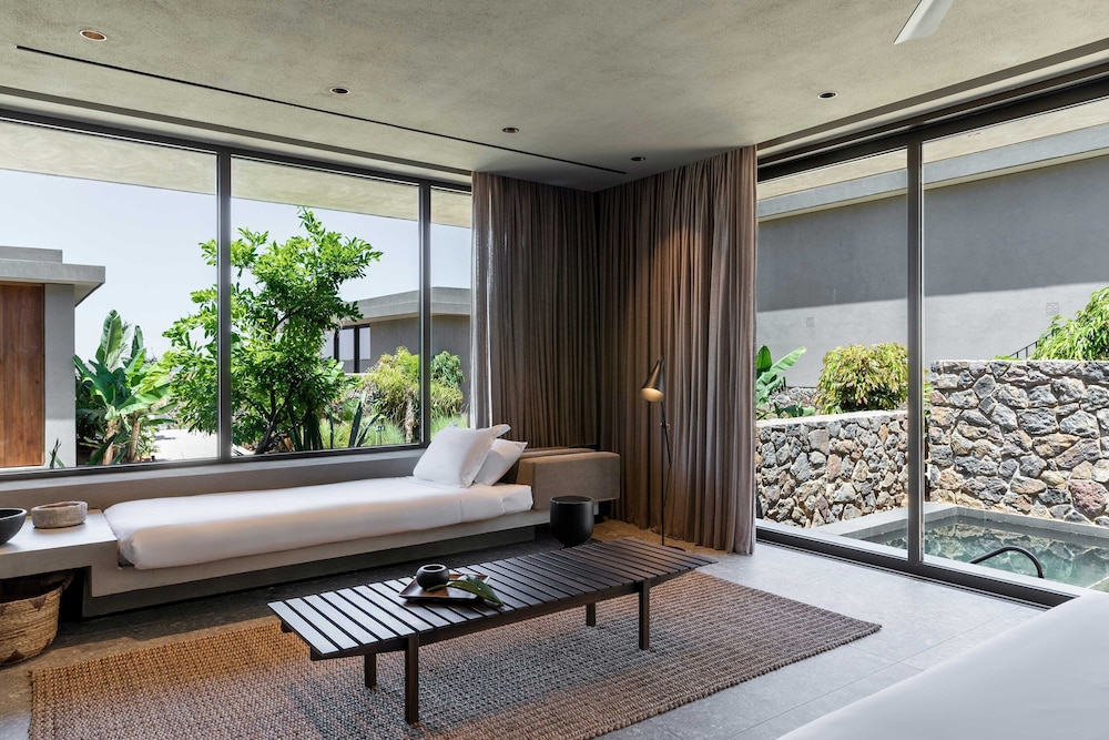 Family Room, 1 King Bed with Sofa bed (Tropical Family Pavilion with Private Pool) photo 2