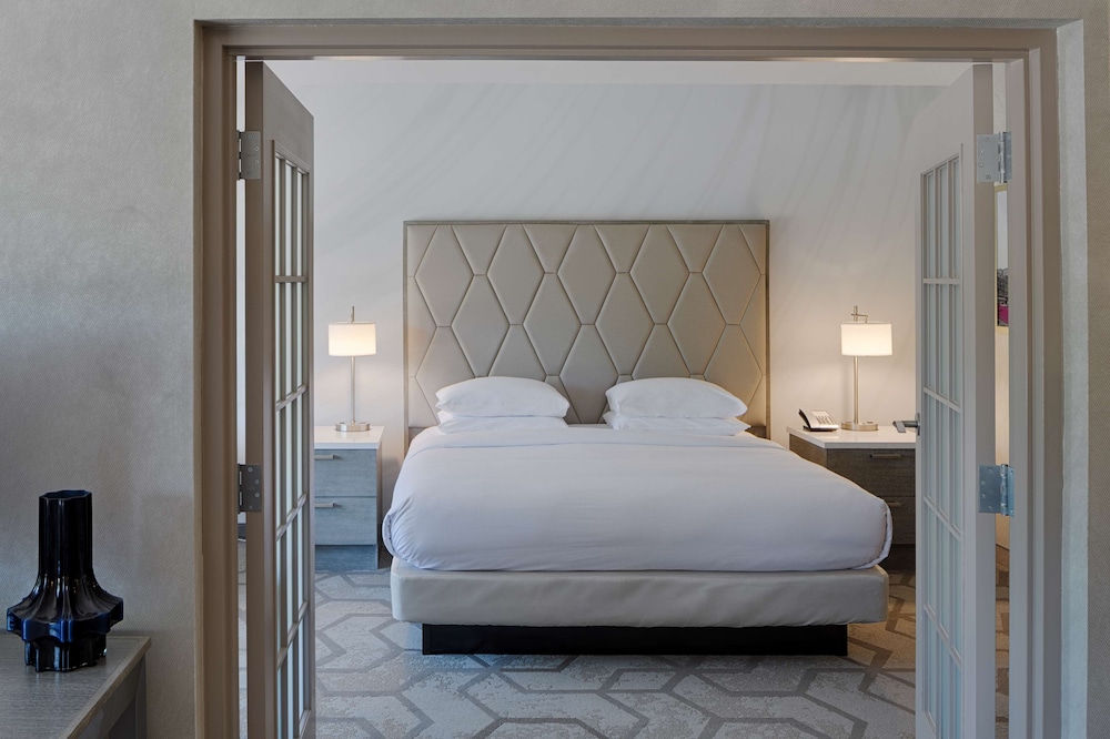Suite, 1 King Bed (Kingsley) - Photo 3