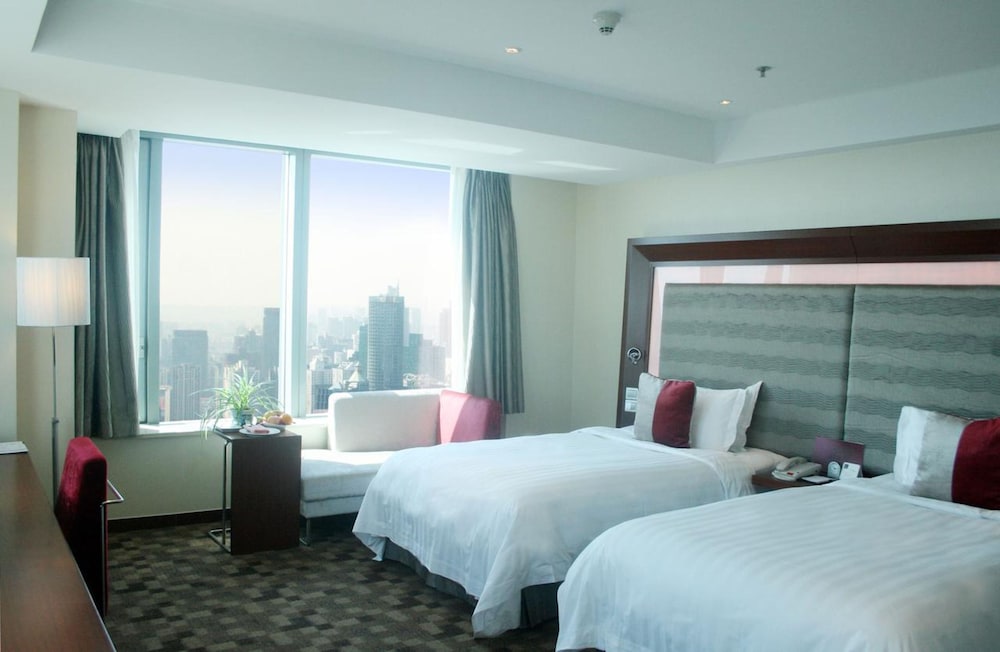 Superior Twin room-Huangpu River View,High Floor thumbnail 5