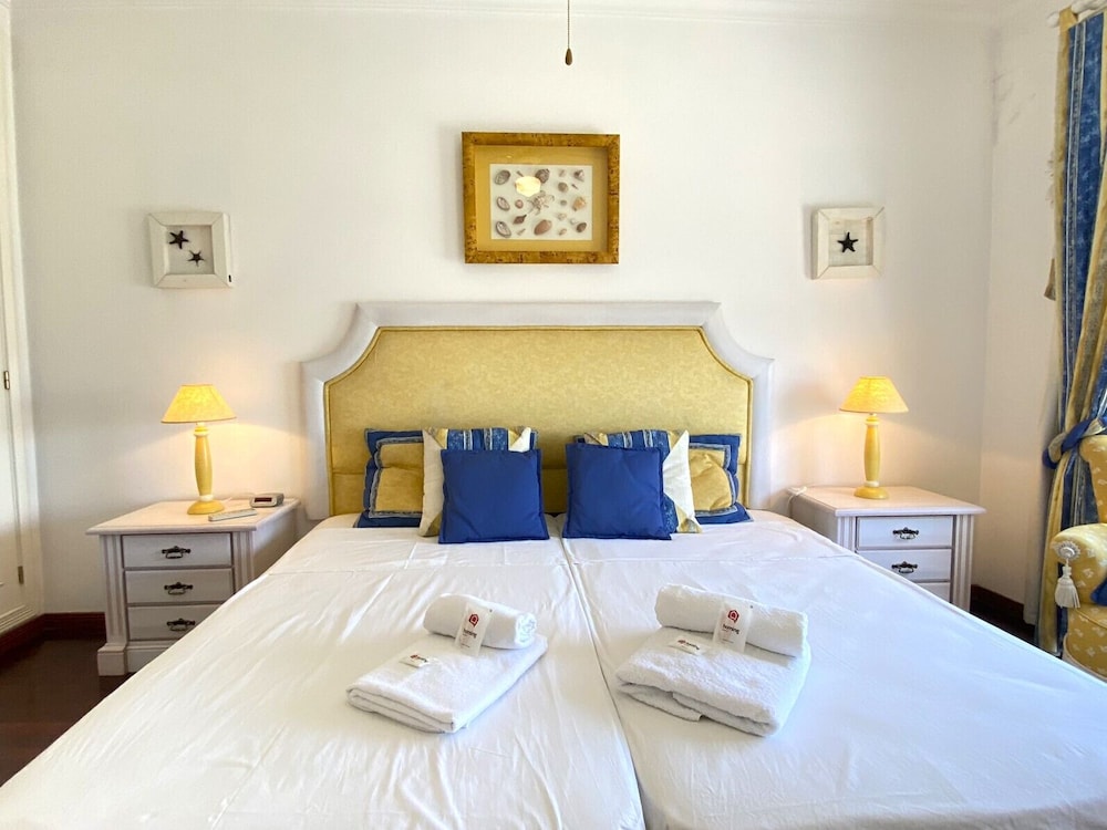 Apartment, 2 Bedrooms, Pool Access photo 2