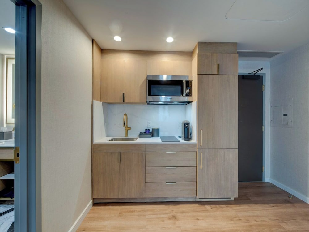 Luxury studio suite
