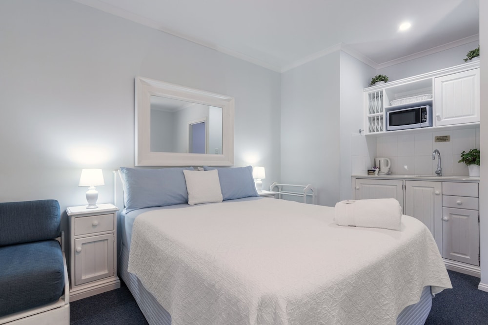 Comfort Double Or Twin Room, 1 Bedroom, Kitchenette photo 2