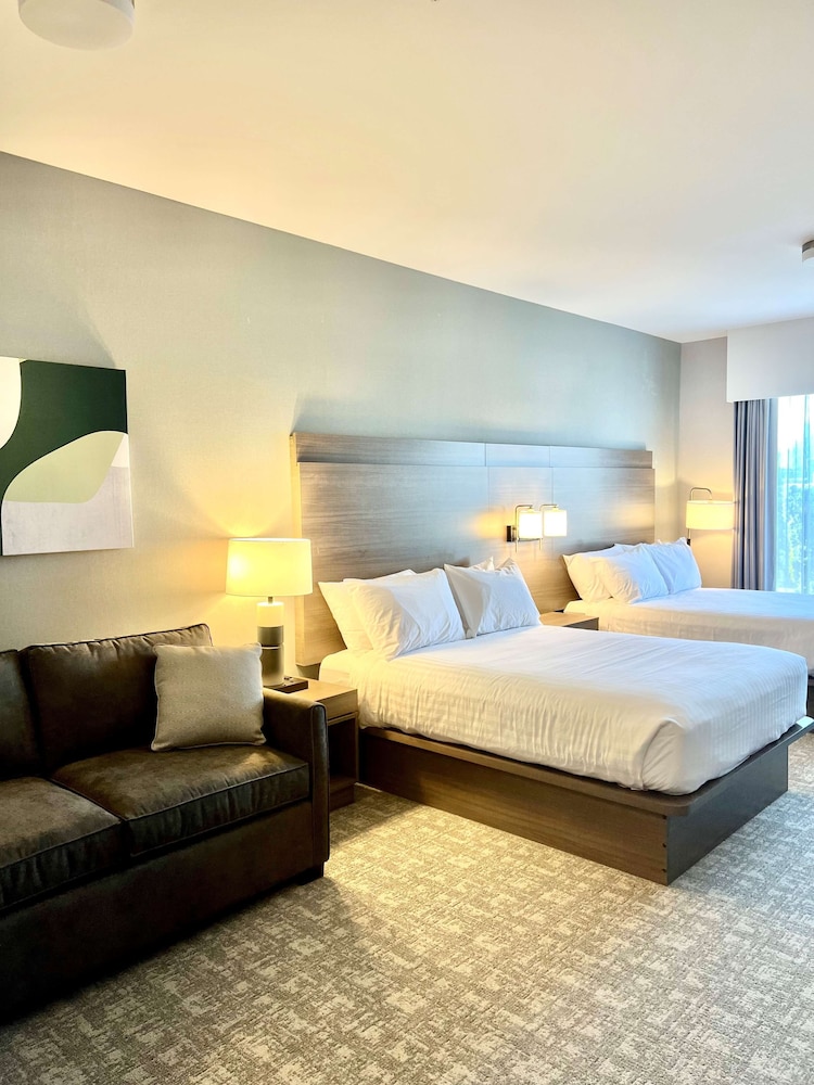 Standard Room, 2 Queen Beds, Non Smoking, Refrigerator & Microwave (with Sofabed) - Photo 3