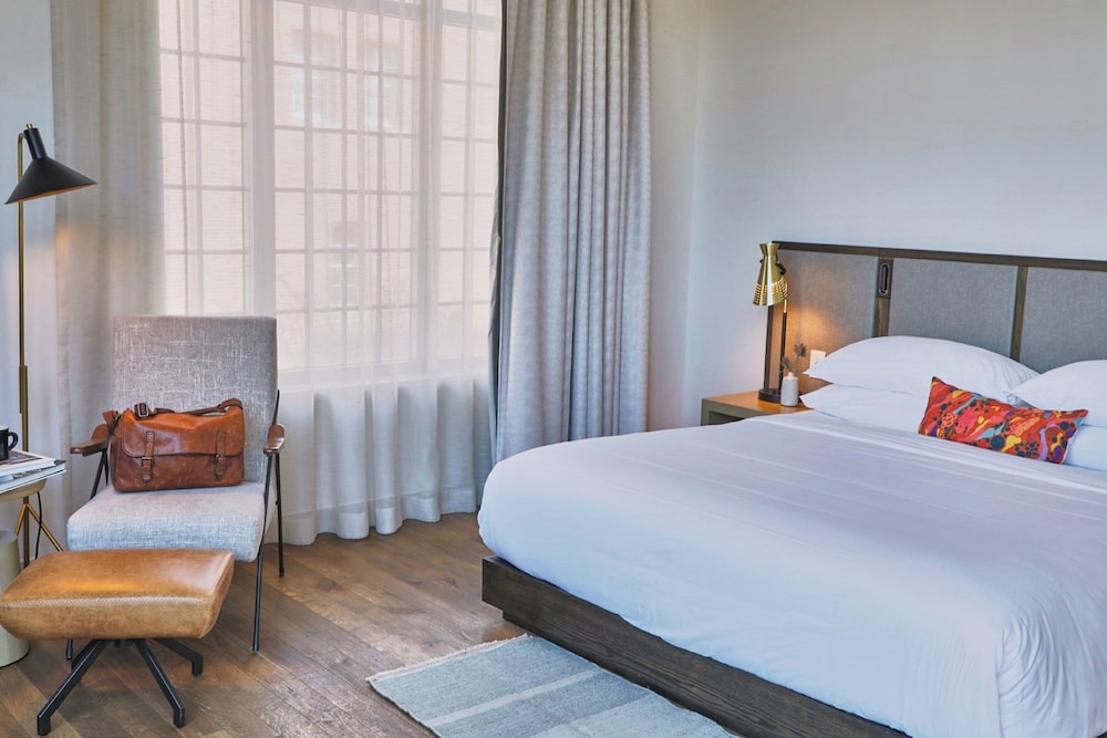 Studio Suite, 1 King Bed, Corner