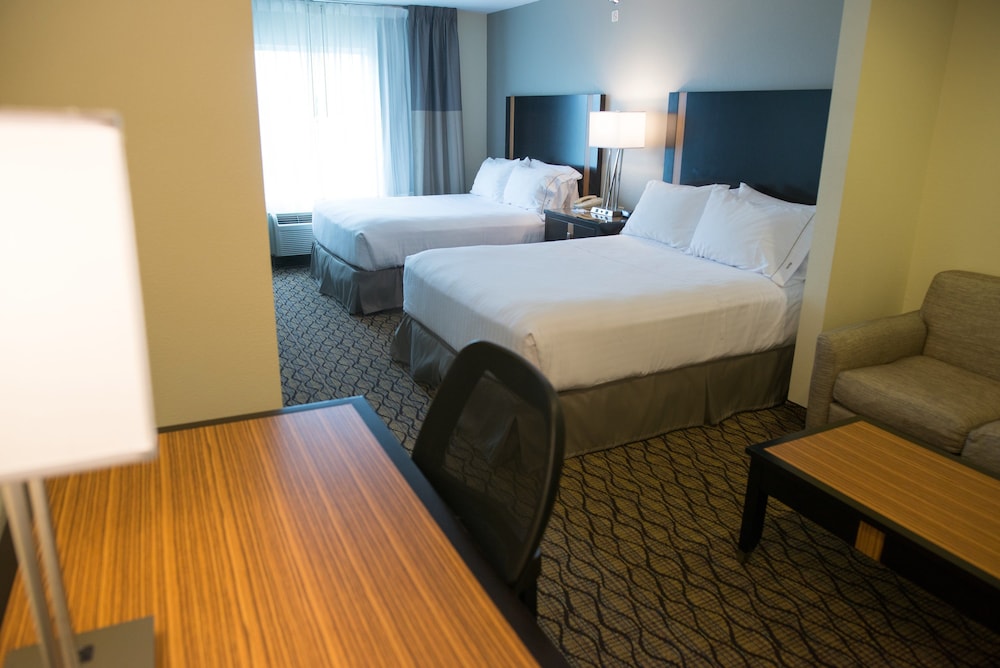 Suite, 2 Queen Beds - Photo 1