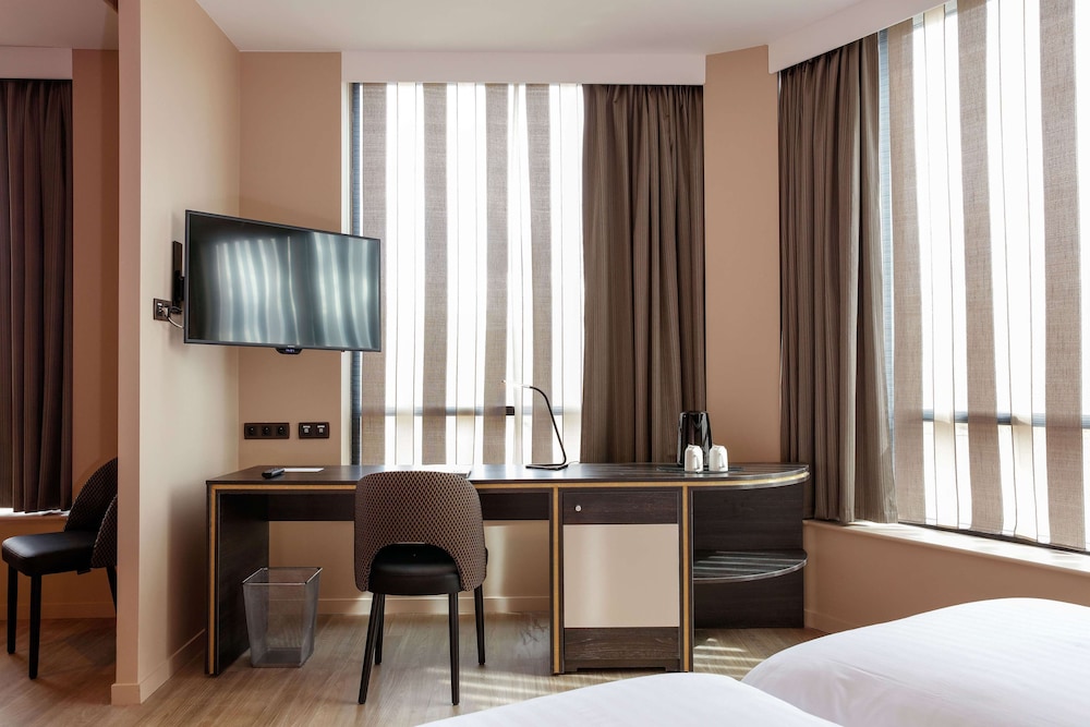 Junior Room, 1 Queen Bed with Sofa bed, Non Smoking photo 1