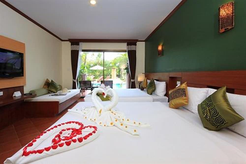 Deluxe Room, Pool View, Courtyard Area - Photo 6