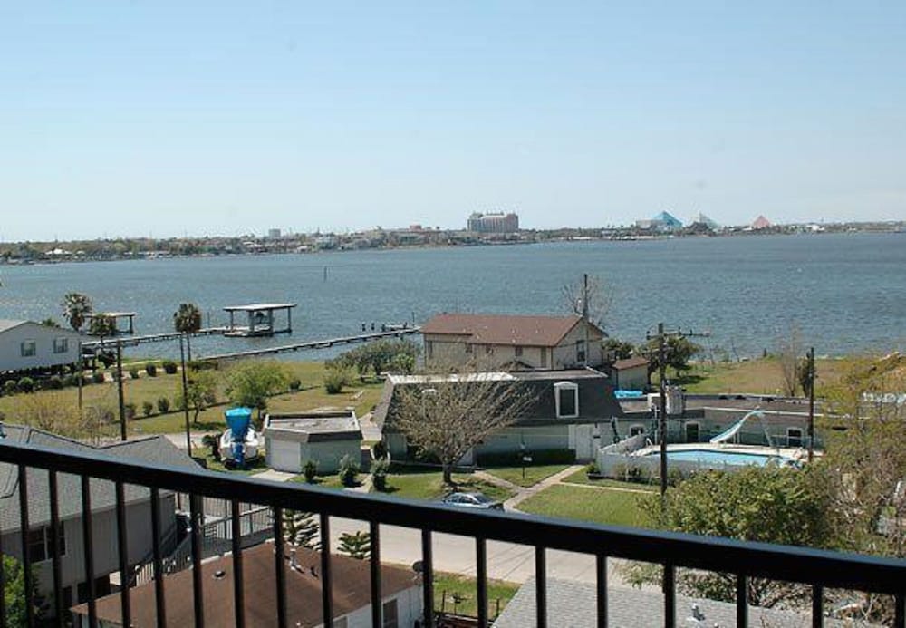 Studio, 1 King Bed with Sofa bed, Balcony, Bay View - Photo 5