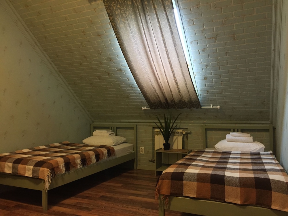 Twin Room, 2 Twin Beds (Mansard) photo 3