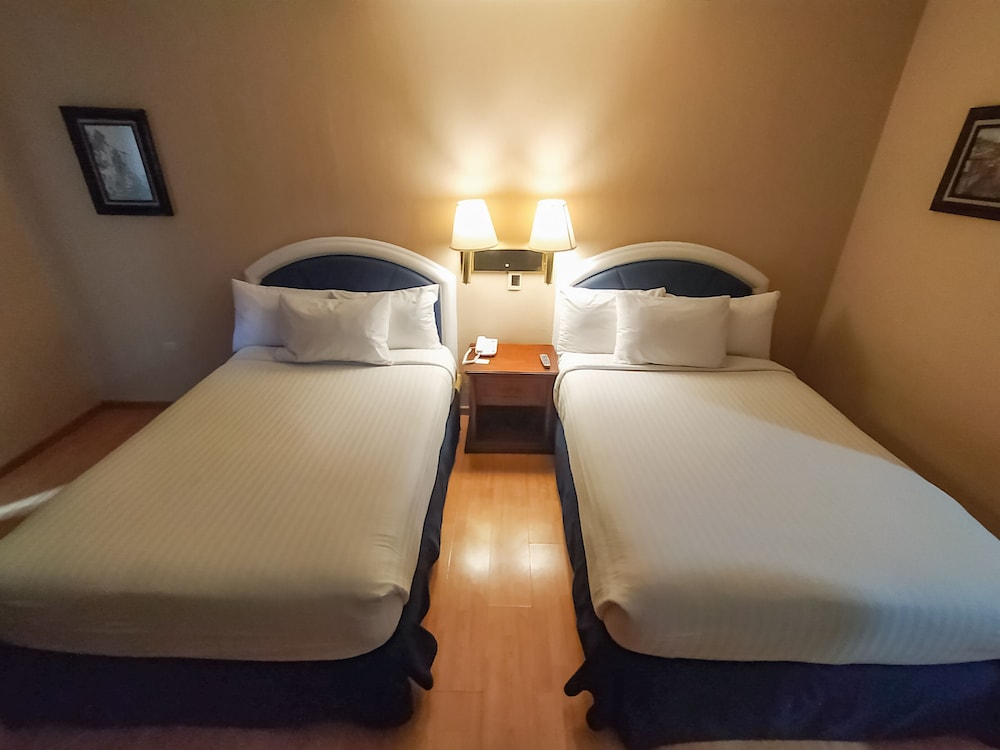 Classic Double Room, 2 Double Beds photo 3