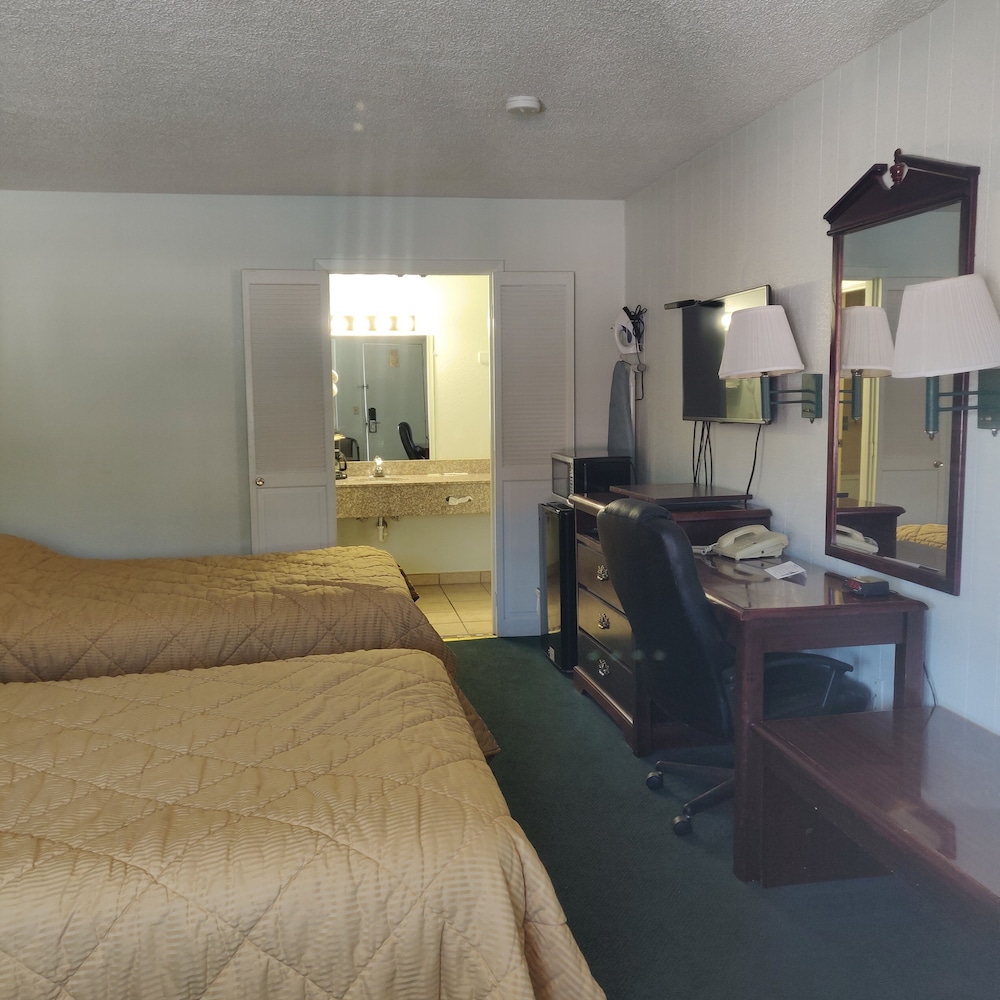 Standard Double Room, 2 Double Beds, Non Smoking photo 1