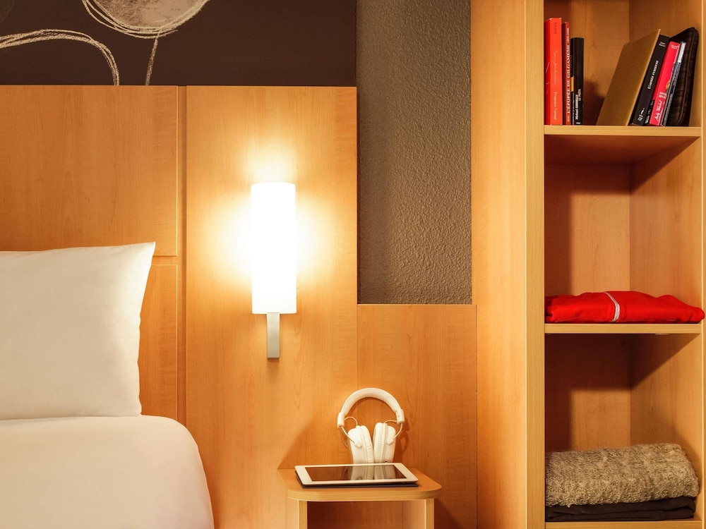 Standard Room, Multiple Beds - Photo 5