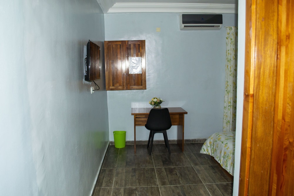 Basic Double Room photo 2