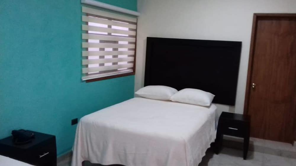 Standard Double Room, 2 Double Beds photo 3