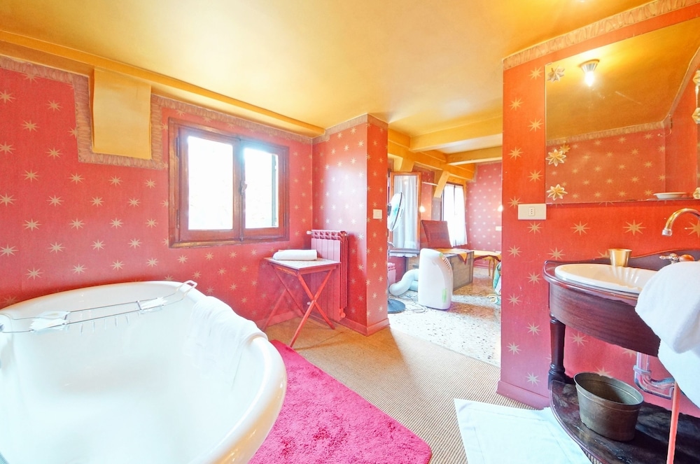 Apartment, 2 Bedrooms, Patio, City View photo 2