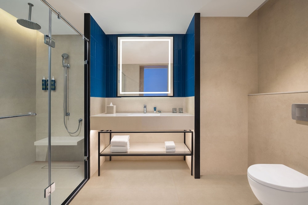 Superior Room, 1 King Bed, City View