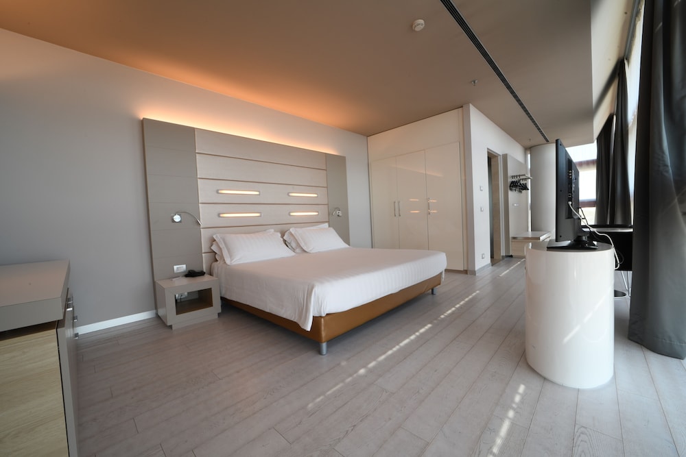 Family Suite, Multiple Beds, Non Smoking - Photo 12