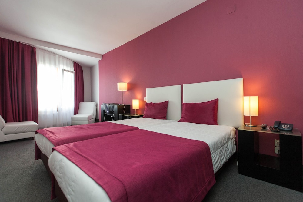 Standard Double or Twin Room - Photo 3
