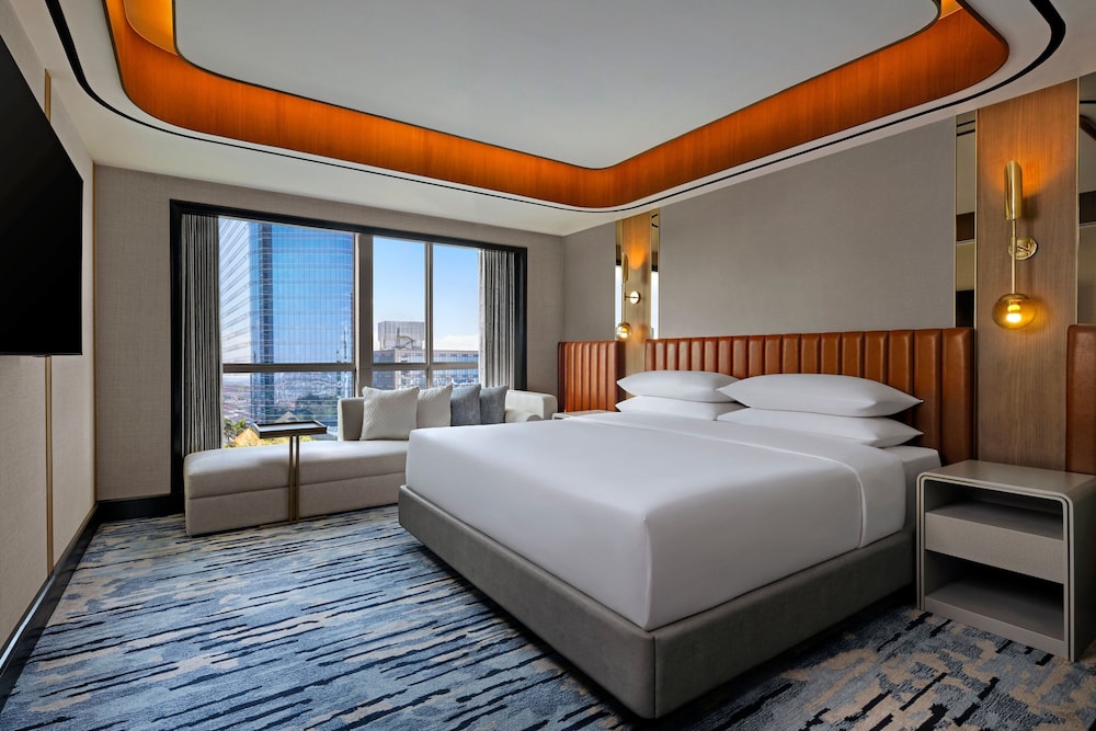 Club Suite, 2 Bedrooms - Photo 2