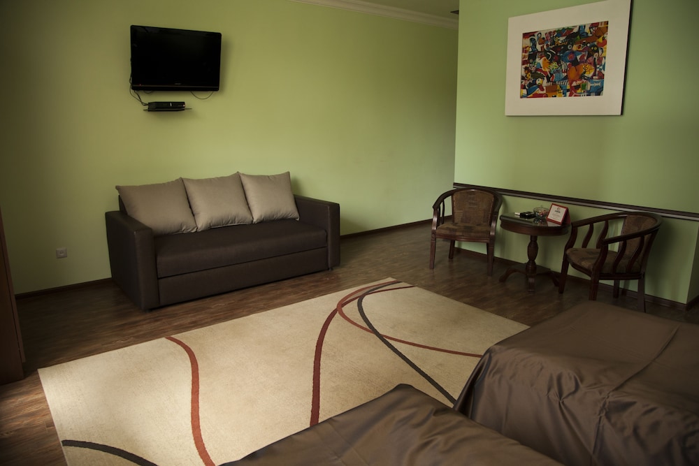 Comfort Studio, Multiple Beds photo 2