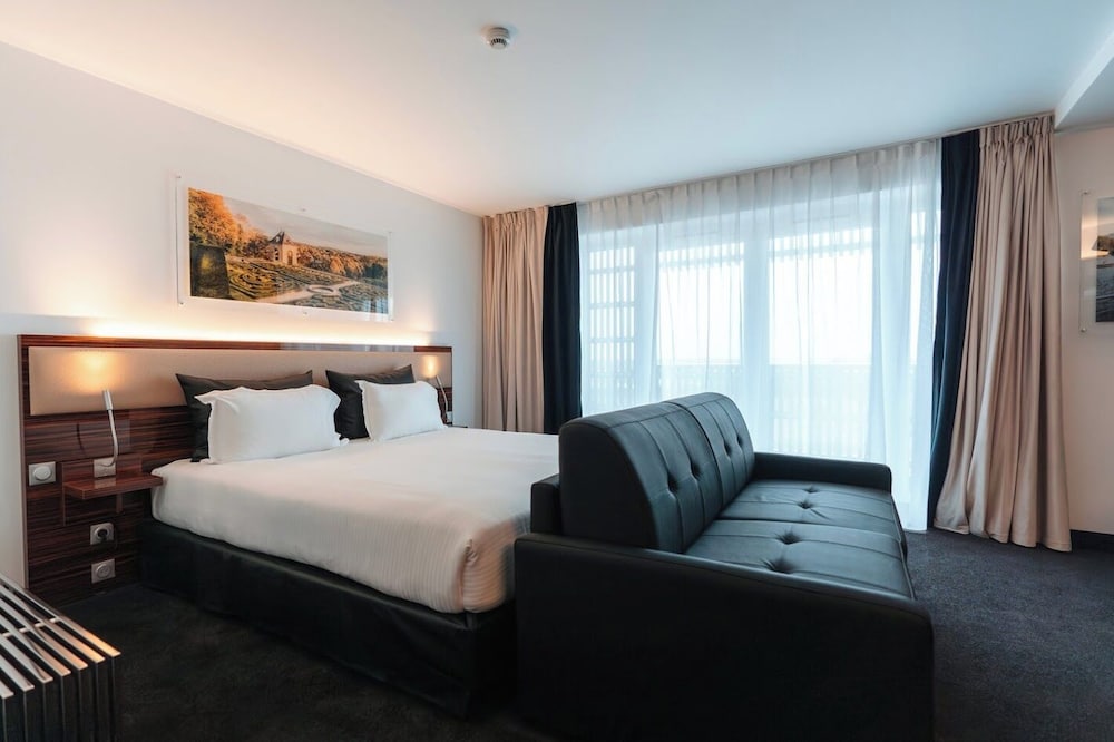 Family Executive Suite - Photo 7