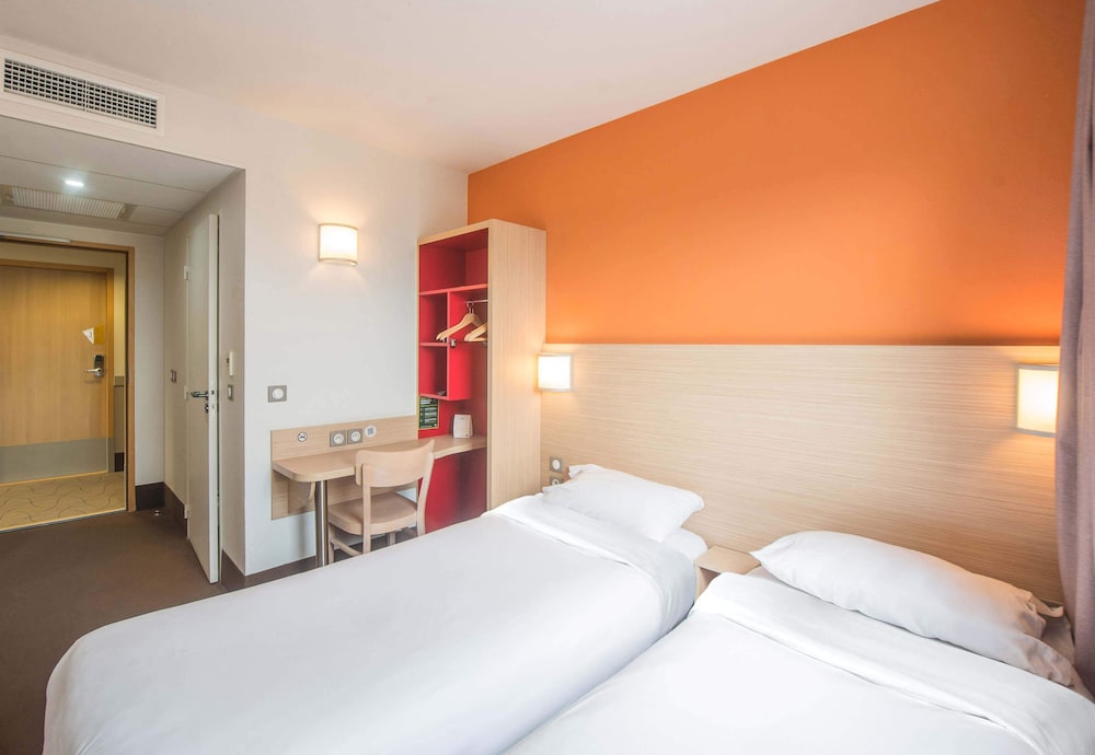 Twin Room, Non Smoking photo 2