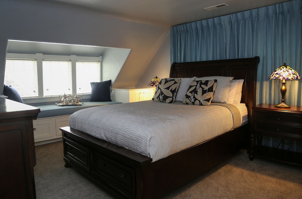 Captain's Quarters, 2 bedroom Luxury Suite photo 2