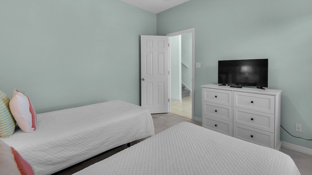 Townhome, Multiple Beds, Patio, Pool View (Spyglass Townhomes Unit 106)