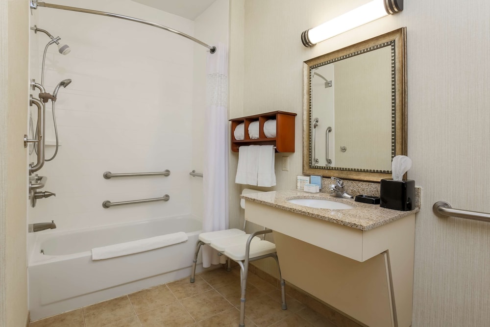 Room, 1 Queen Bed, Accessible, Non Smoking - Photo 4