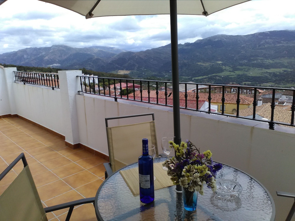 Panoramic Apartment, 1 Bedroom, Fireplace, Mountain View photo 2