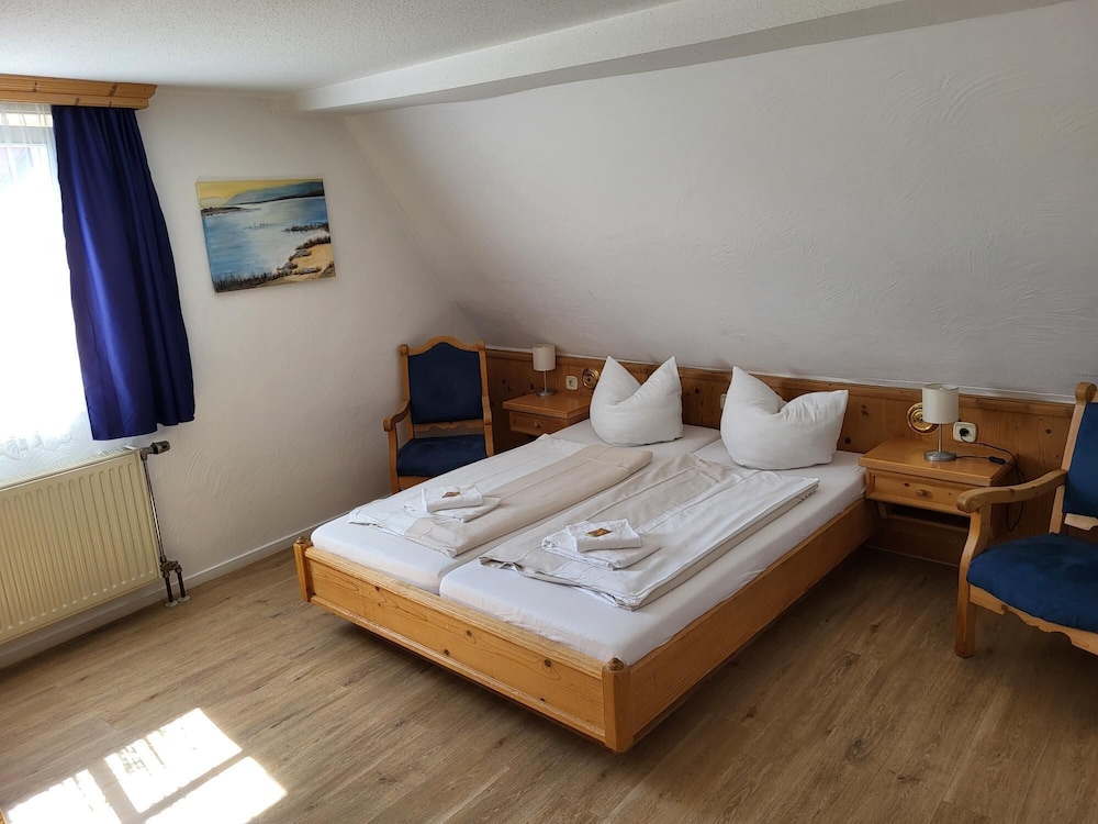 Classic Double Room, Private Bathroom - Photo 3
