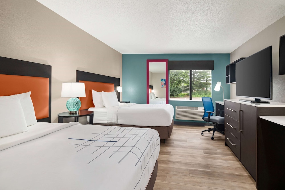 Room, 2 Double Beds - Photo 1