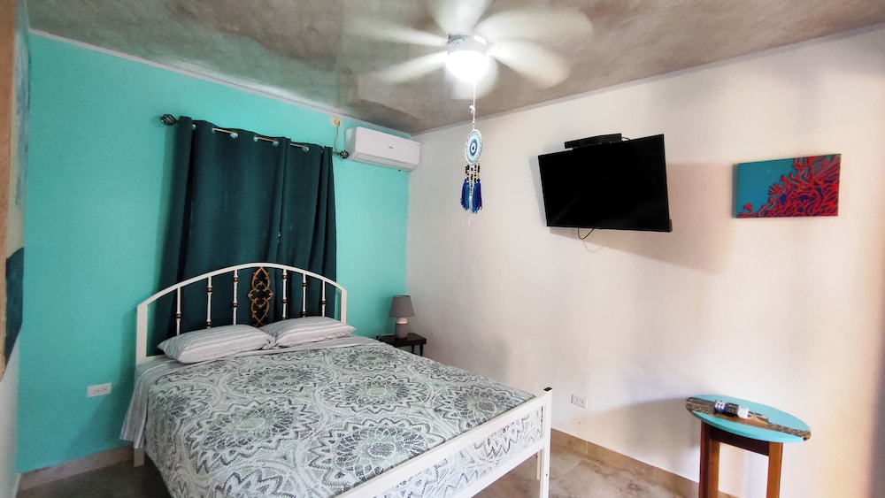 Exclusive Double Room, Private Bathroom, Pool View photo 2