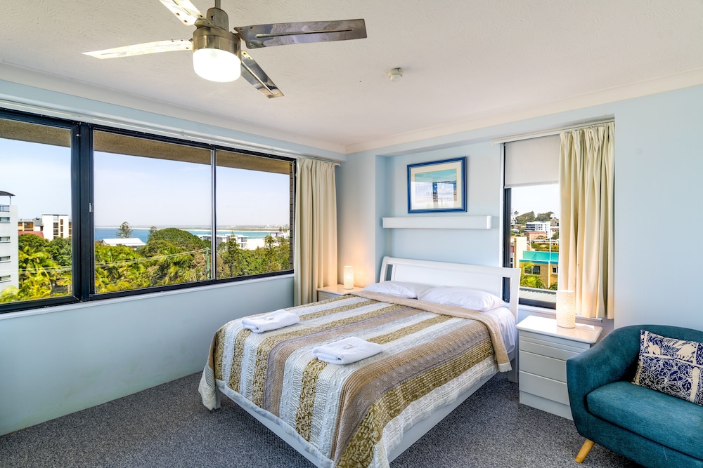 Apartment, 3 Bedrooms, Partial Ocean View (1 Queen & 4 Singles) photo 2