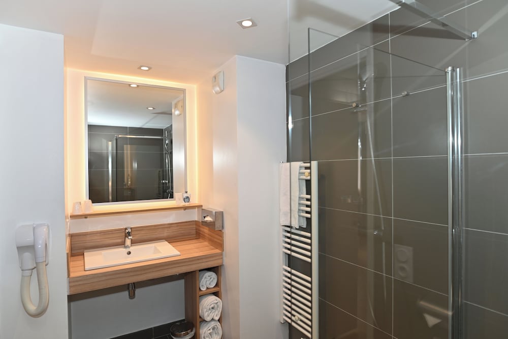 Family Studio, 1 King Bed with Sofa bed, Non Smoking, Kitchen (4 People) photo 3