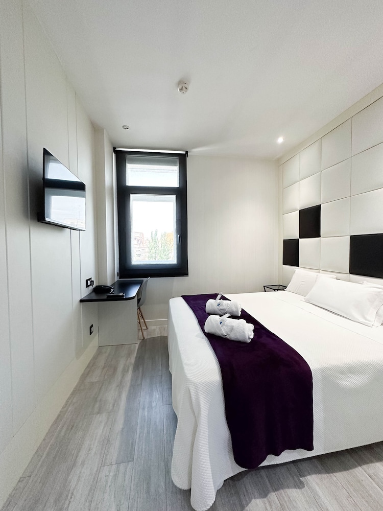 Double Room, 1 Queen Bed - Photo 1