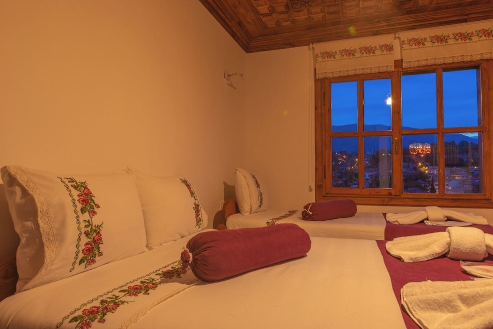 Standard Triple Room photo 3