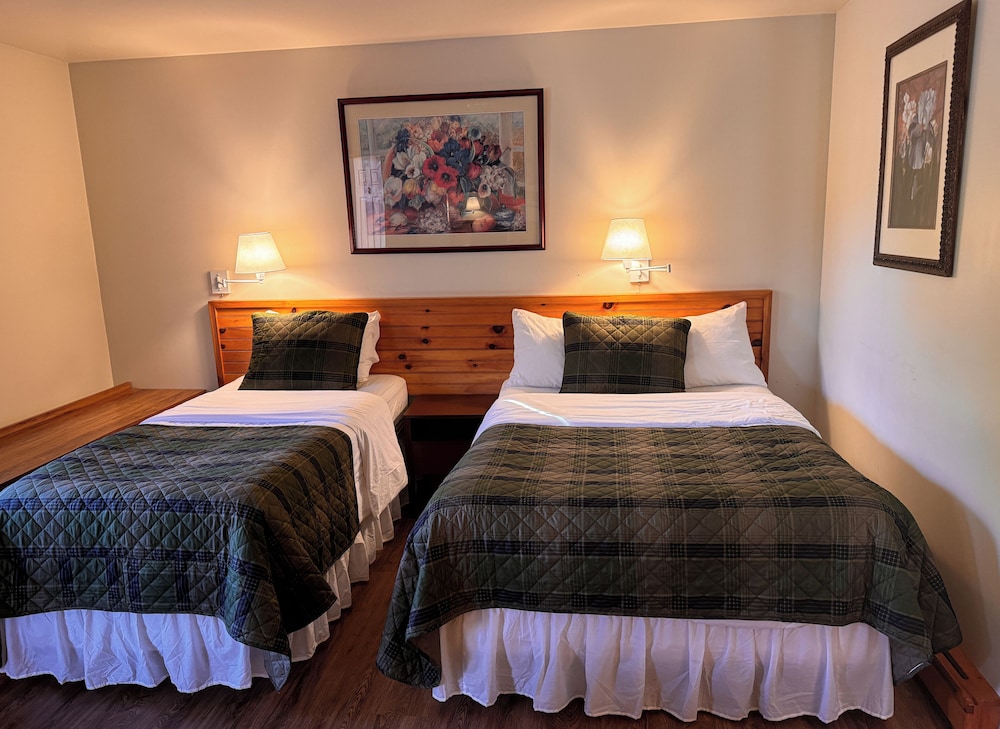 Room, 1 Full and 1 Twin Bed photo 1