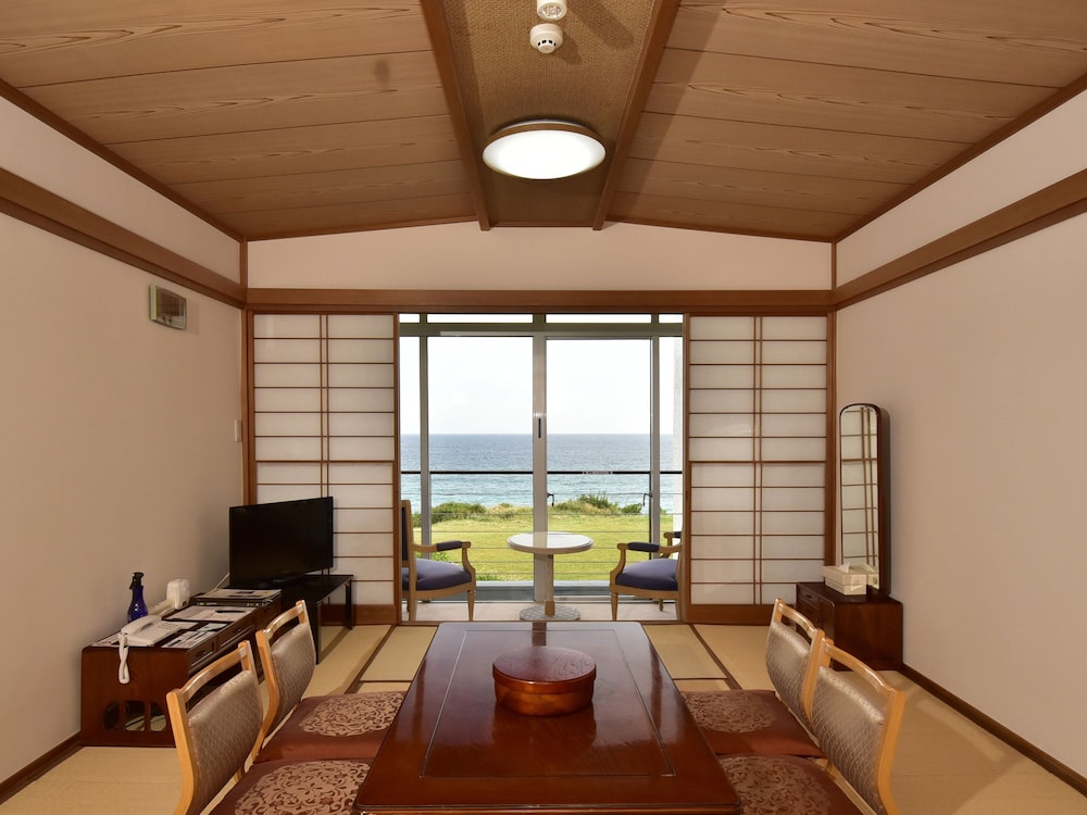 Ocean View Japanese Style Room B (376 sqft) Non Smoking - Photo 1