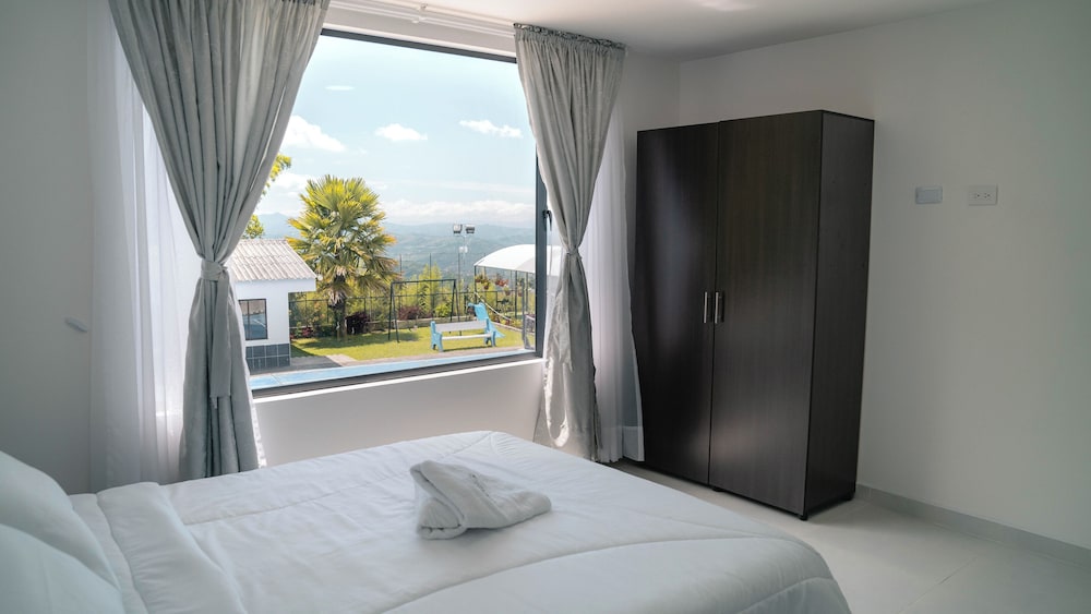 Classic Room, Pool View photo 1