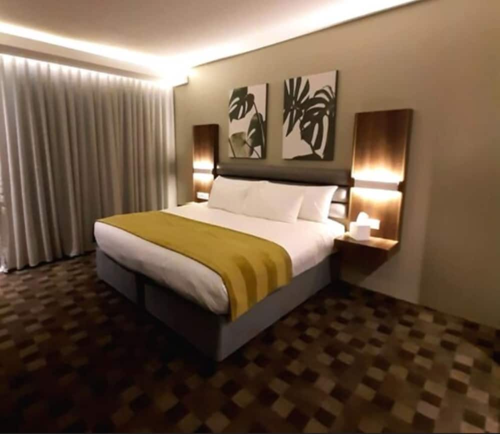 Deluxe Room - Photo 3