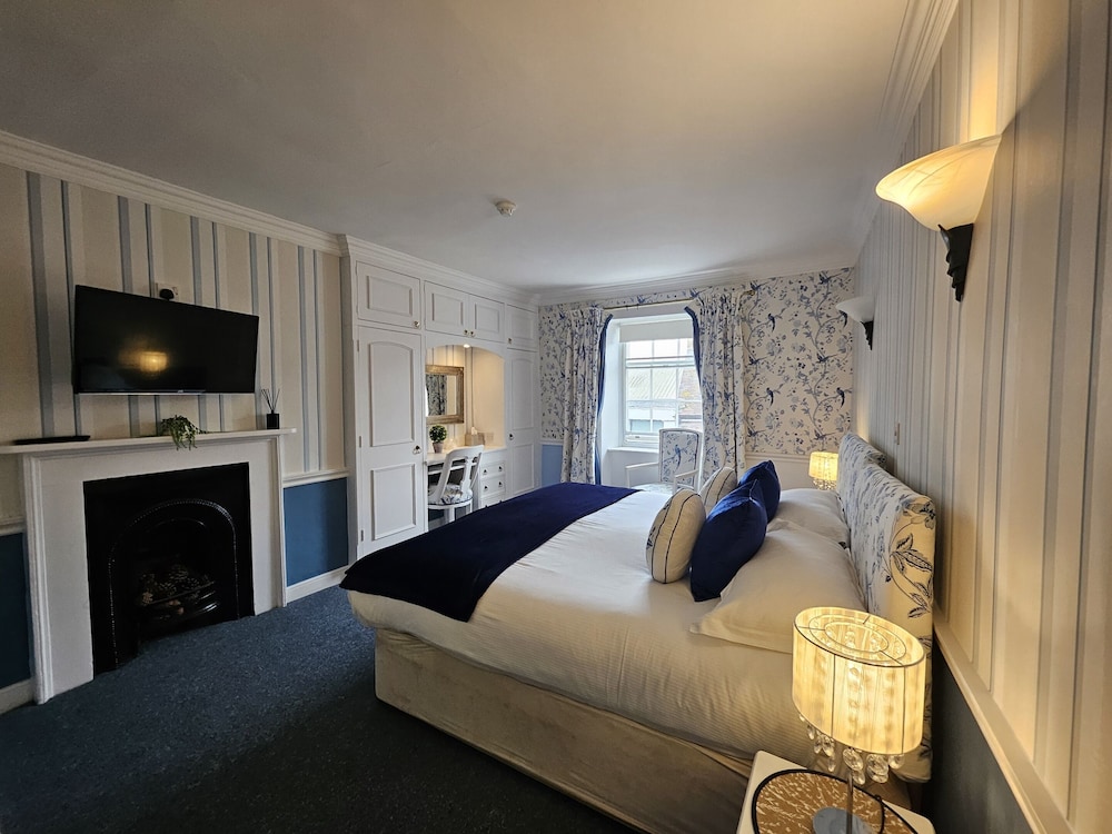 Deluxe Double Room, Ensuite, City View photo 2