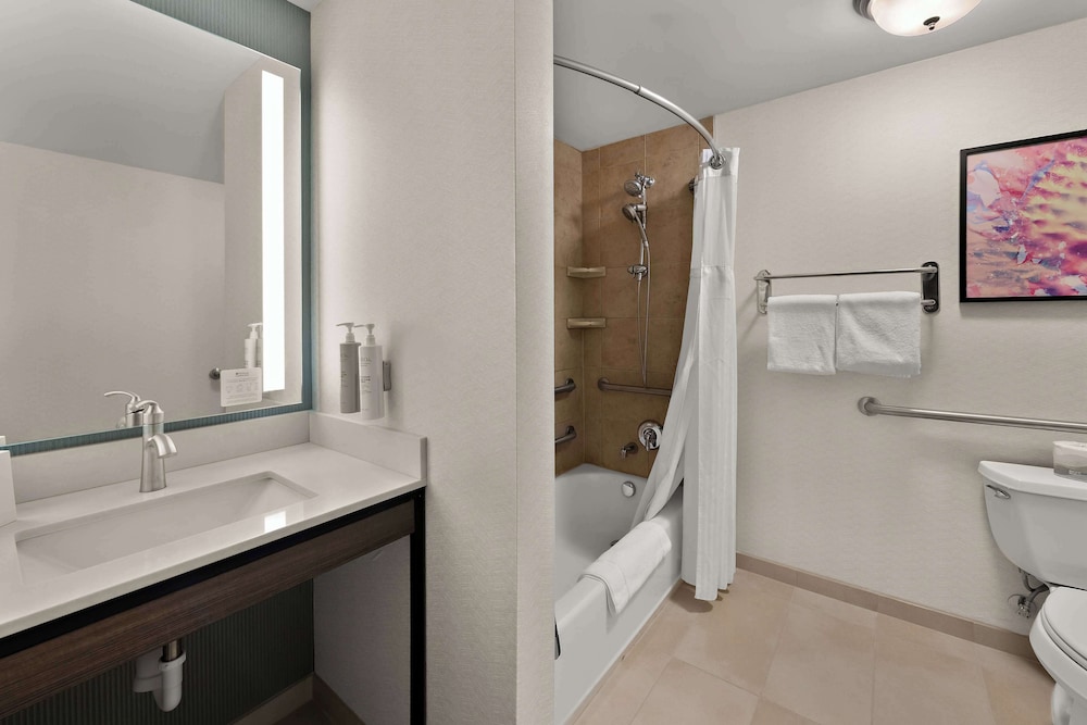 Room - Photo 3